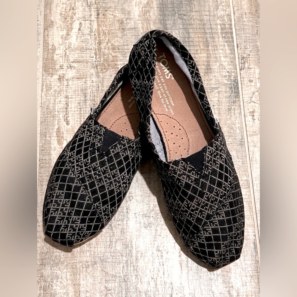 TOMS Women’s Alpargata Size 5.5 Black Slip-Ons